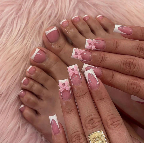 Elegant French Tip Nail Art Set Bowlift