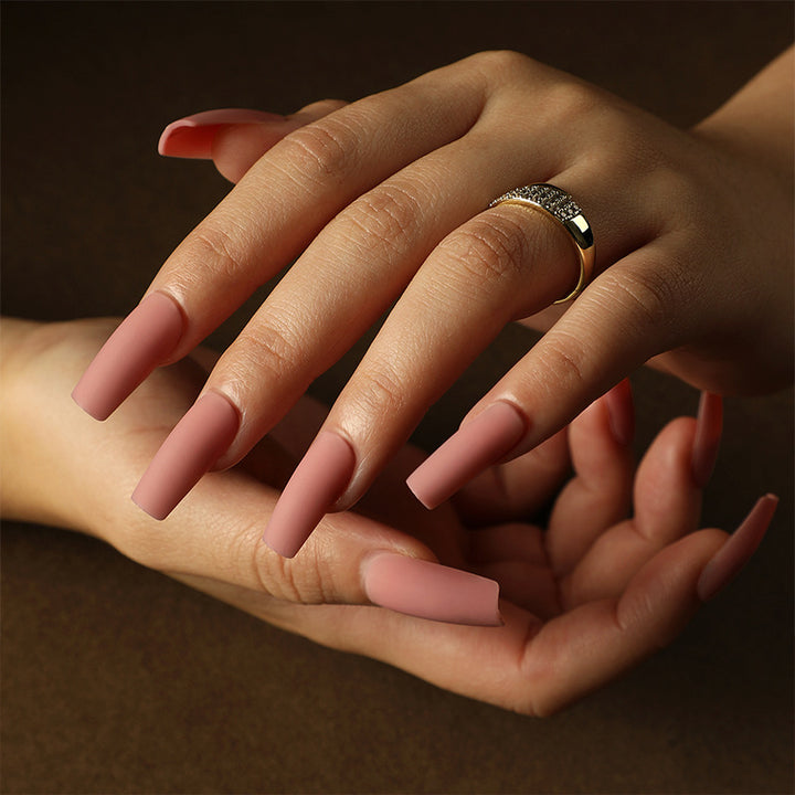 Artificial nails with matte finish Bowlift