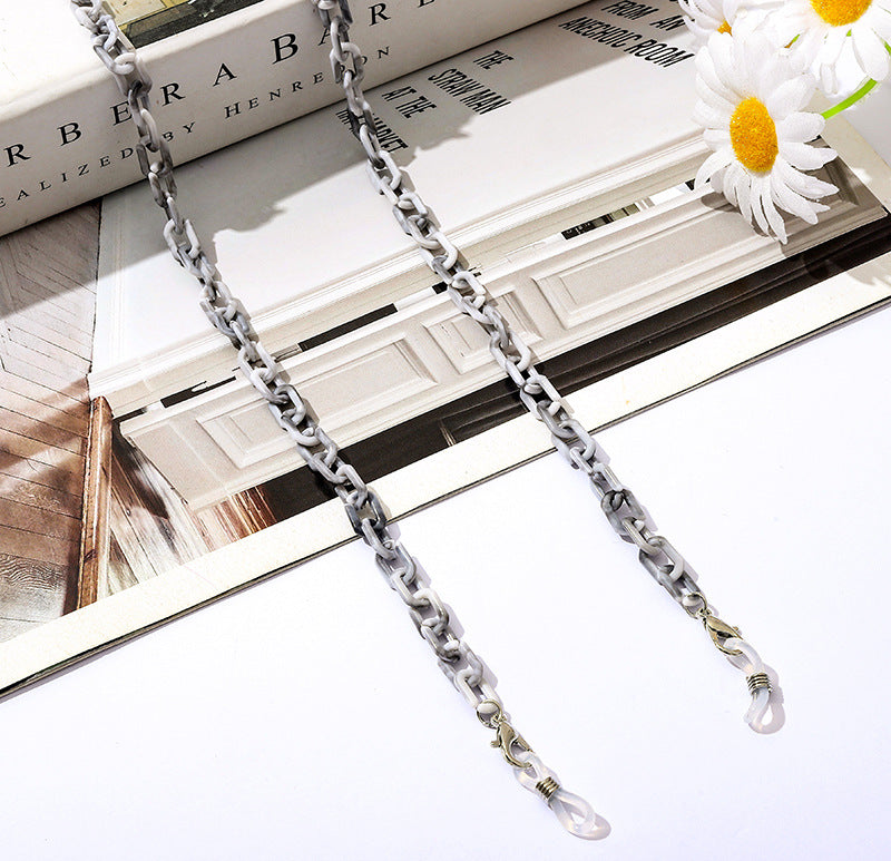 Fashionable necklace with clip clasp Bowlift