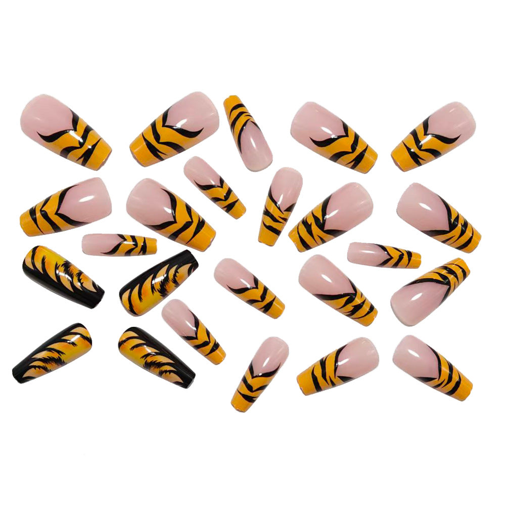 Artificial nail with Tiger Design Bowlift
