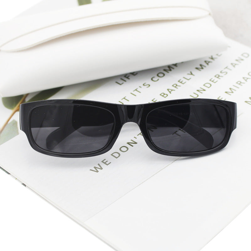 Women's fashionable sunglasses in stylish rectangular design Bowlift