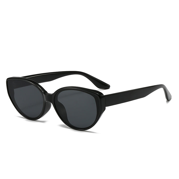 Retro-Inspired Cat-Eye Sunglasses