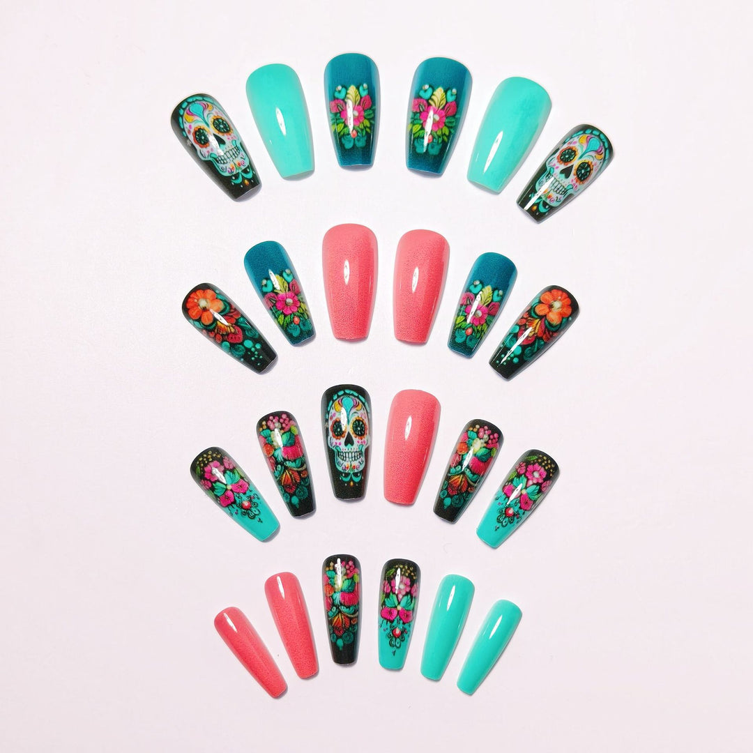 Artificial nails with festive skull design Bowlift