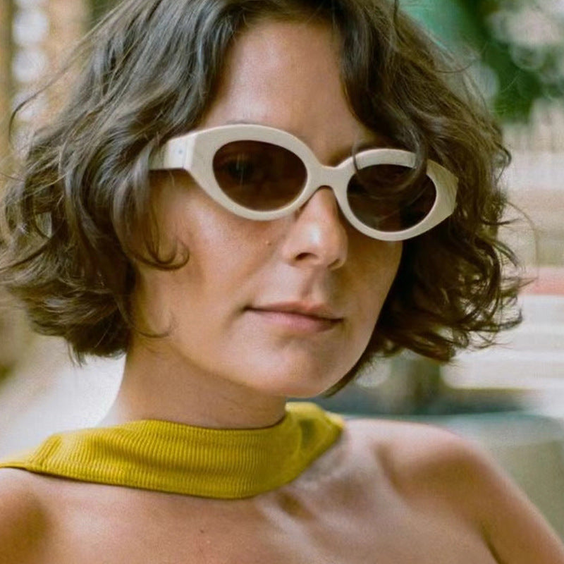 Women's creative sunglasses in elegant retro style Bowlift