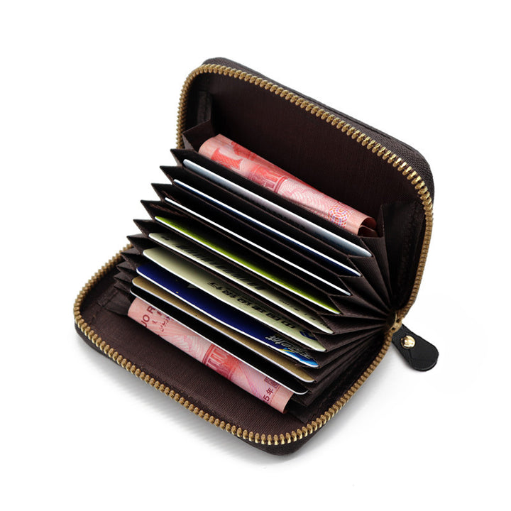 Elegant Diamond-Patterned Zip Wallet