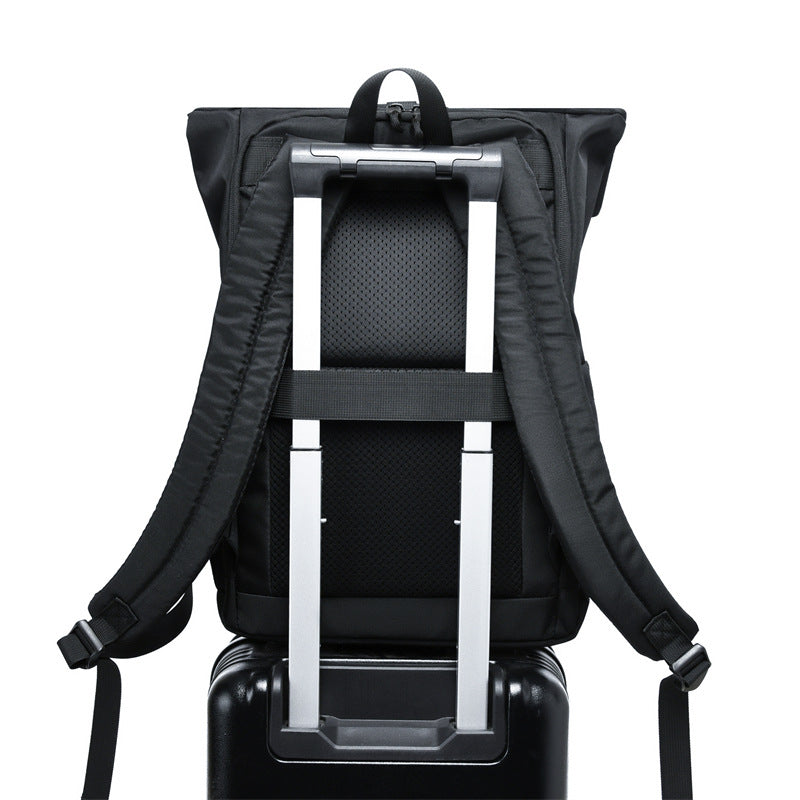 More elegant and functional backpack with reinforced carrying straps Bowlift