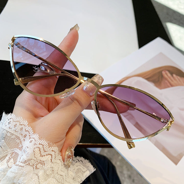 Ladies Cat-Eye Sunglasses with Elegant Metal Frame and UV Protection Bowlift