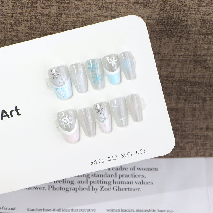 Elegant Snowflake Design Press-On Nail Set Bowlift