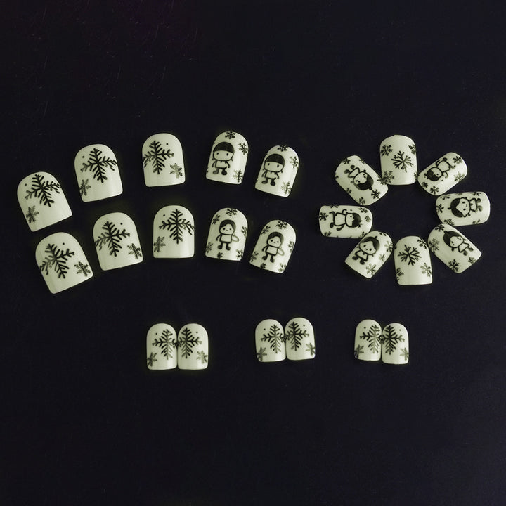 Winter-Themed Nail Art Design Bowlift