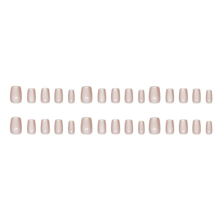 High-quality artificial nails with natural finish Bowlift