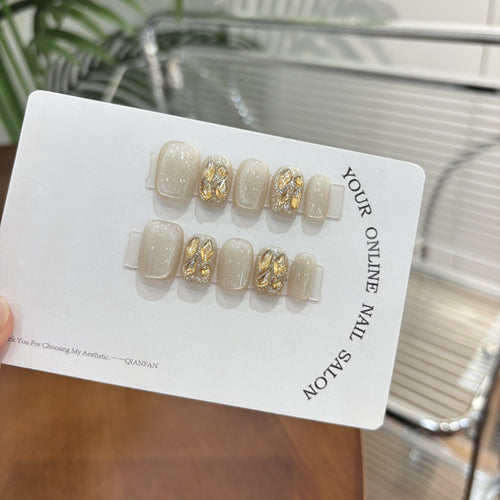 Artifical nail tips with glitter and rhinestones Bowlift