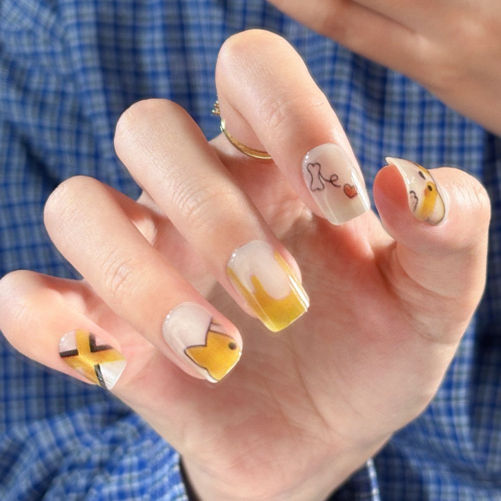Artificial nails with elegant ombre effect and glitter coating Bowlift