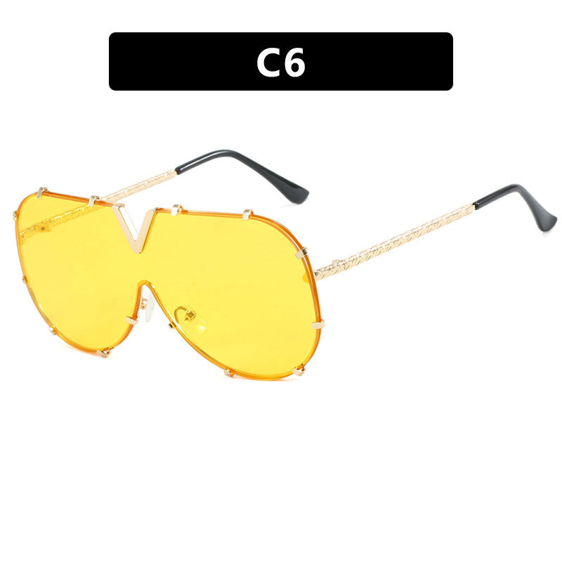Women oversized safety glasses in modern design Bowlift