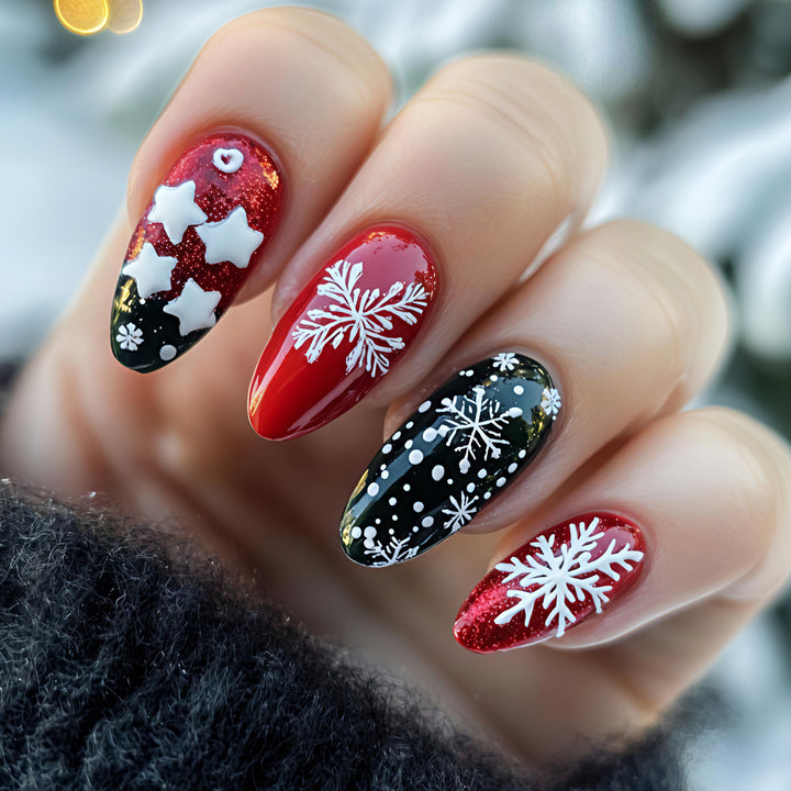 Artificial nails with festive snowflake and star motif Bowlift