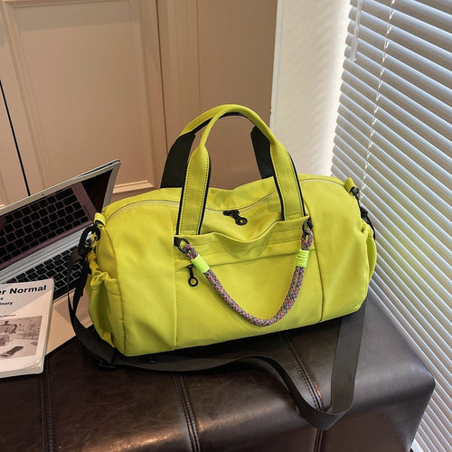 Sporty Travel Bag with Multifunctional Design Bowlift