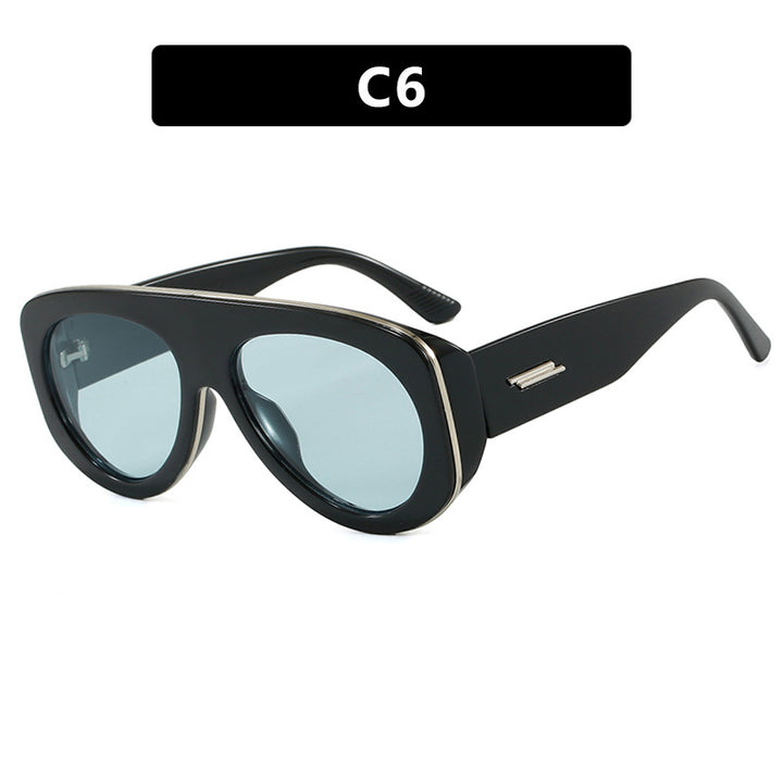Ladies extravagant sunglasses in striking design Bowlift