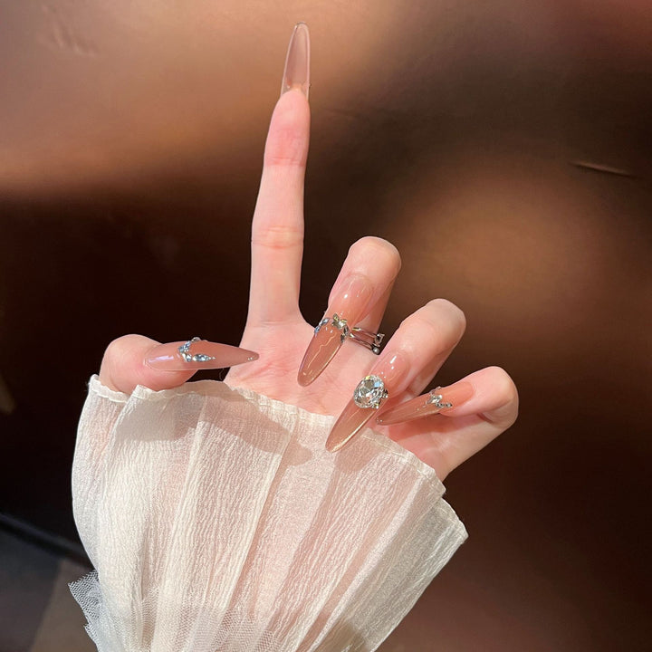 Glamorous Press-On Nail Extensions Bowlift