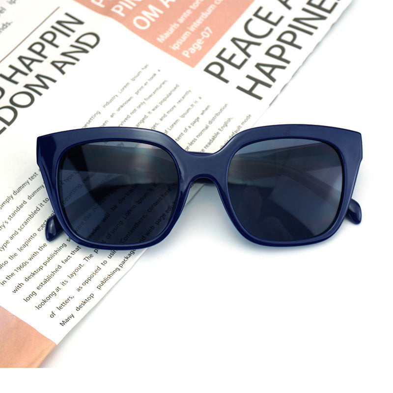 Women Fashion oversized Sunglasses with striking Frame Bowlift