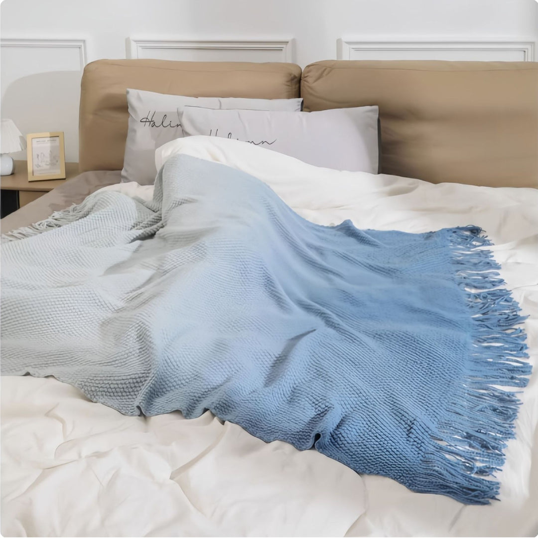Ladies cozy throw blanket Bowlift