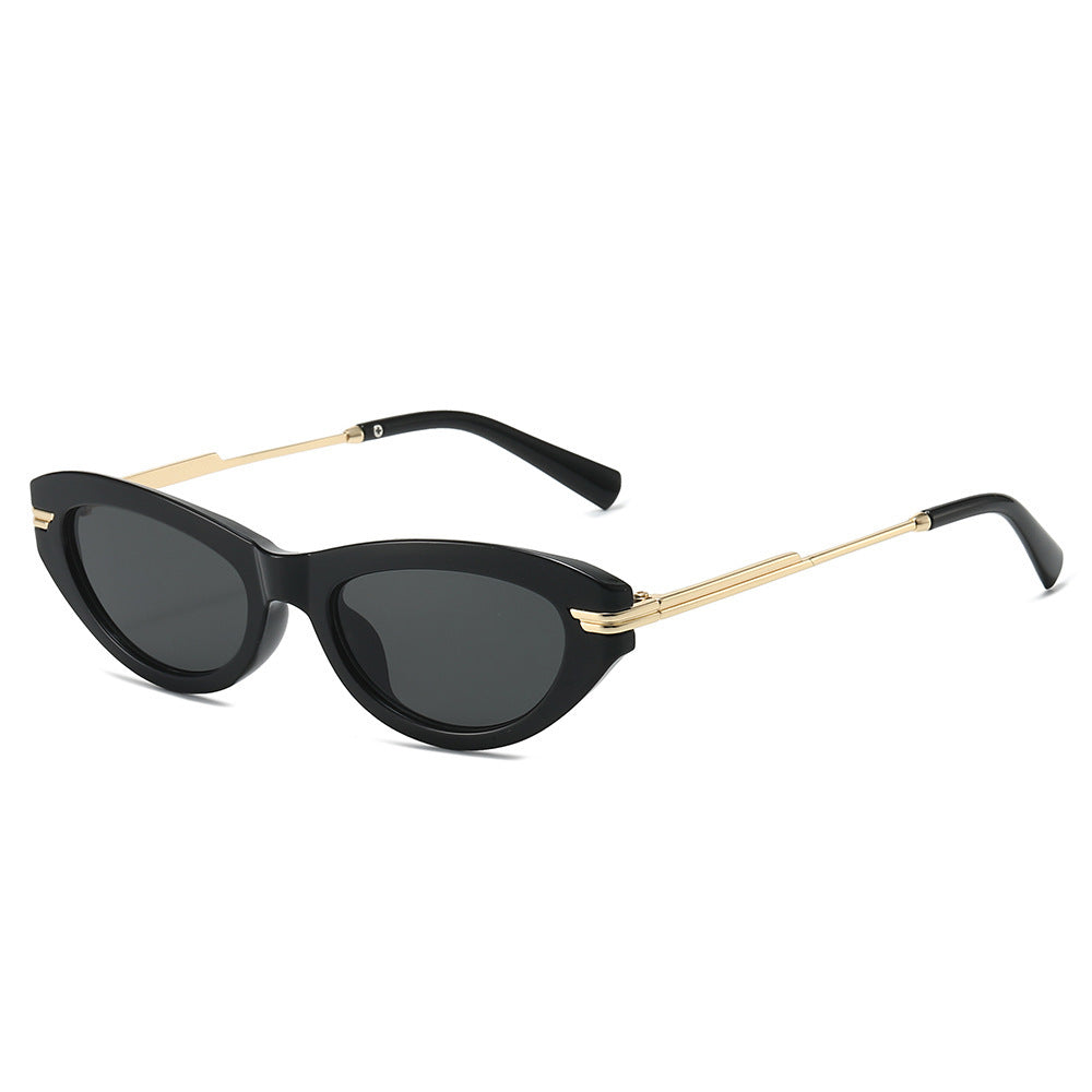 Chic Cat-Eye Sunglasses with Decorative Metal Accents Bowlift