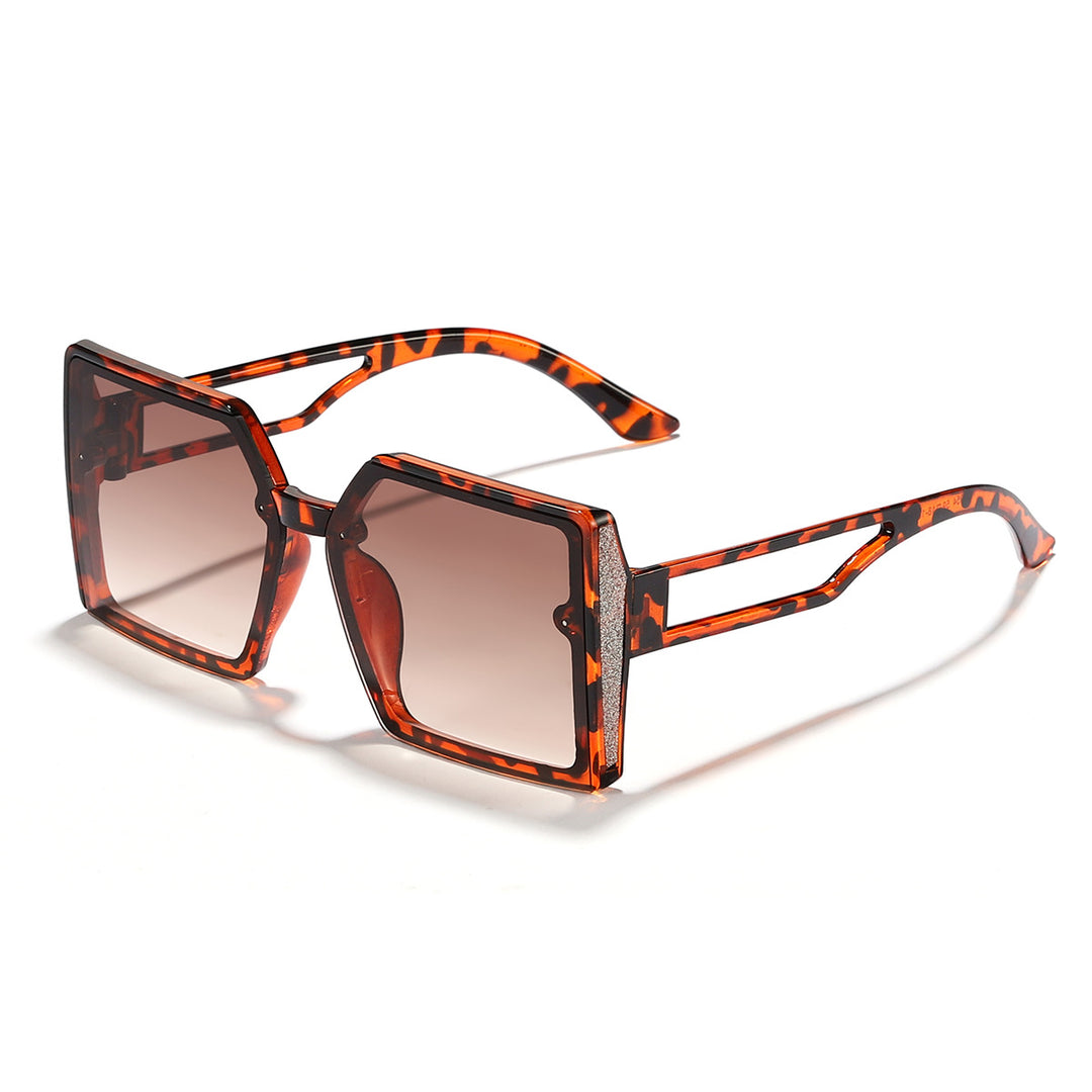 Women's sunglasses with unique square frame and sparkling accent Bowlift