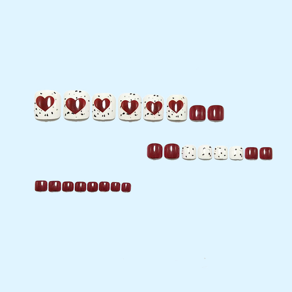 Nail art in romantic heart design Bowlift