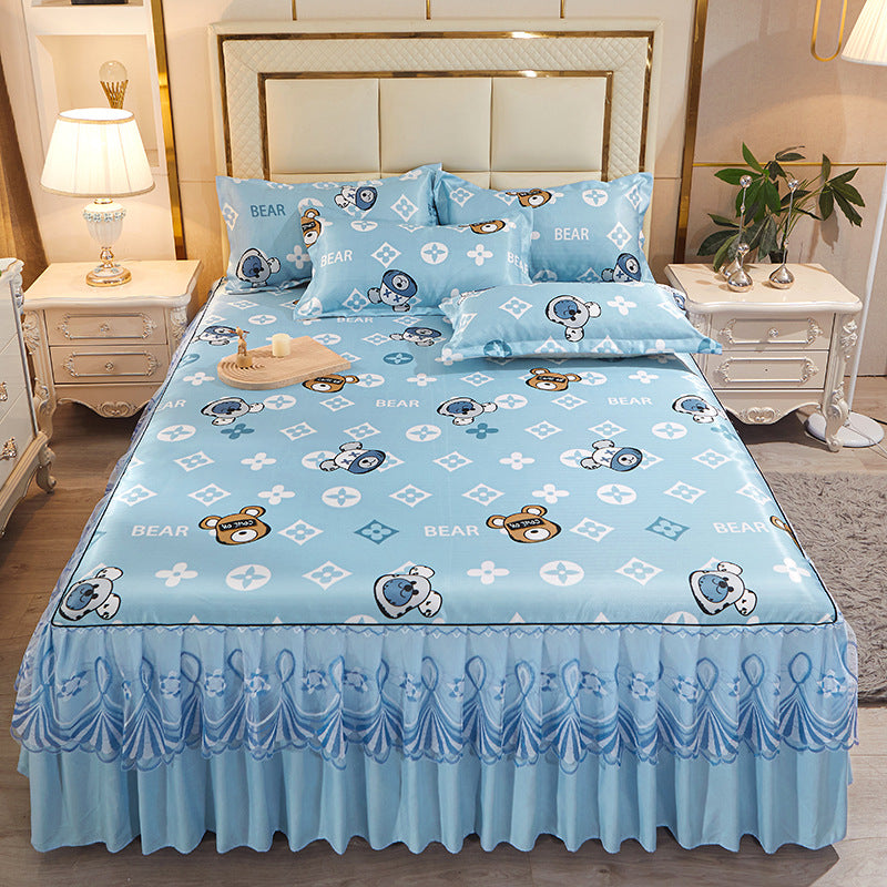 Ladies daybed cover with playful bear motif Bowlift
