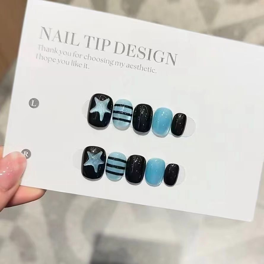 Glamorous Star and Stripe Press-On Nails Bowlift