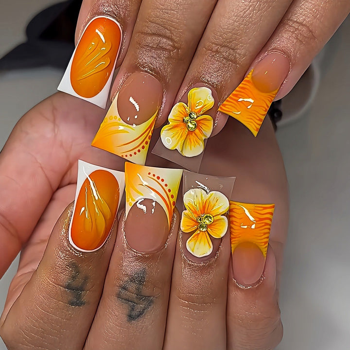 Decorative Floral Press-On Nail Set Bowlift