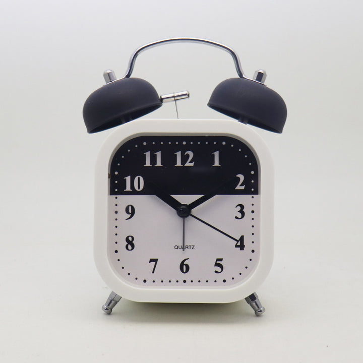 Quarz Alarm Clock in Modern Retro Style Bowlift