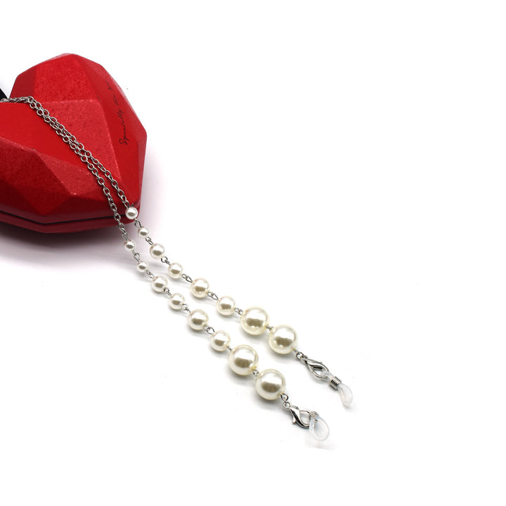 Elegant Pearl and Silver Eyewear Chain Bowlift