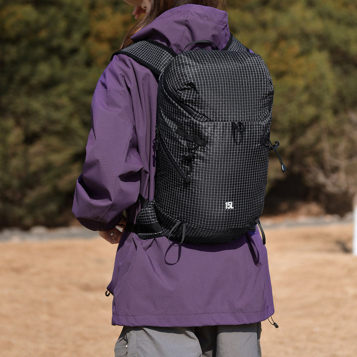 Outdoor backpack with versatile compartment system and comfort carrying system Bowlift
