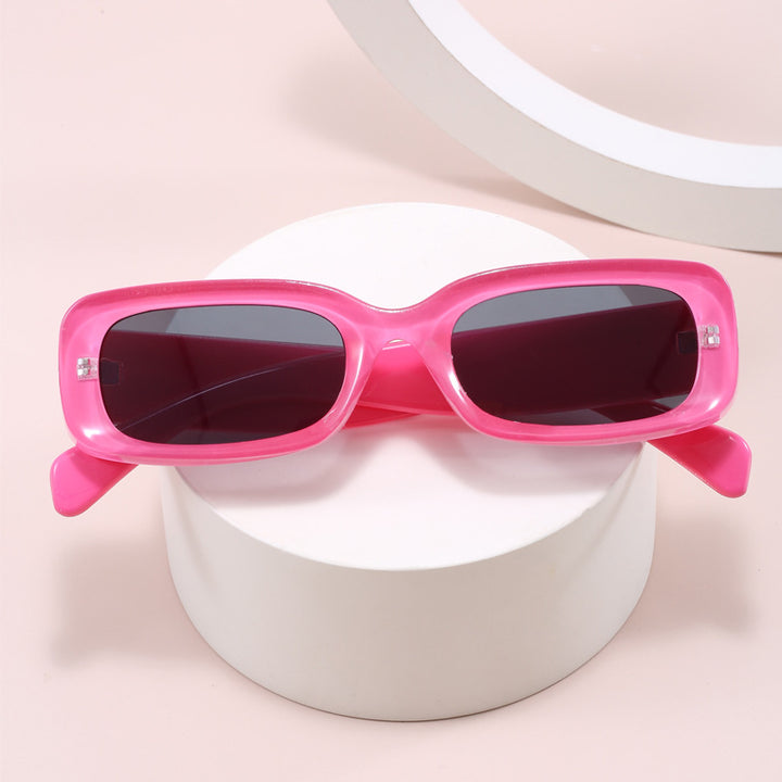 Women's stylish designer sunglasses with fashionable, rectangular frame Bowlift