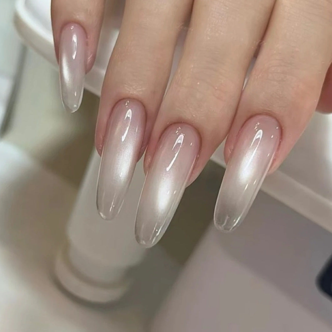 Elegant artificial nails with ombre effect Bowlift