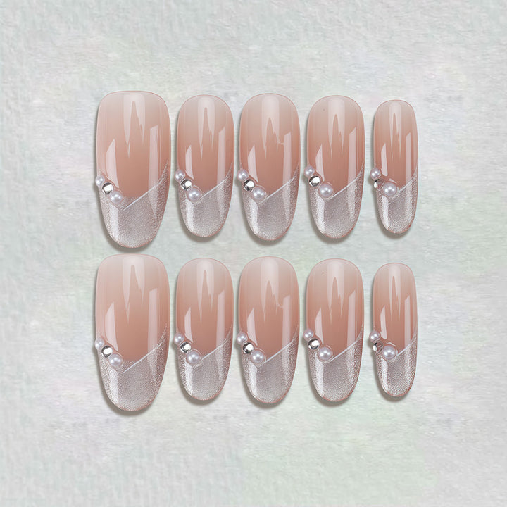 Elegant Press-On Nail Set with Artistic Detailing Bowlift