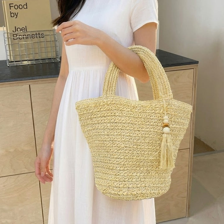 Basket bag with fine woven structure Bowlift
