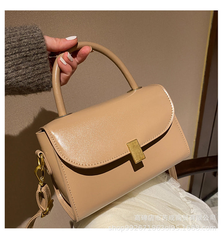 Sophisticated Structured Handbag Bowlift