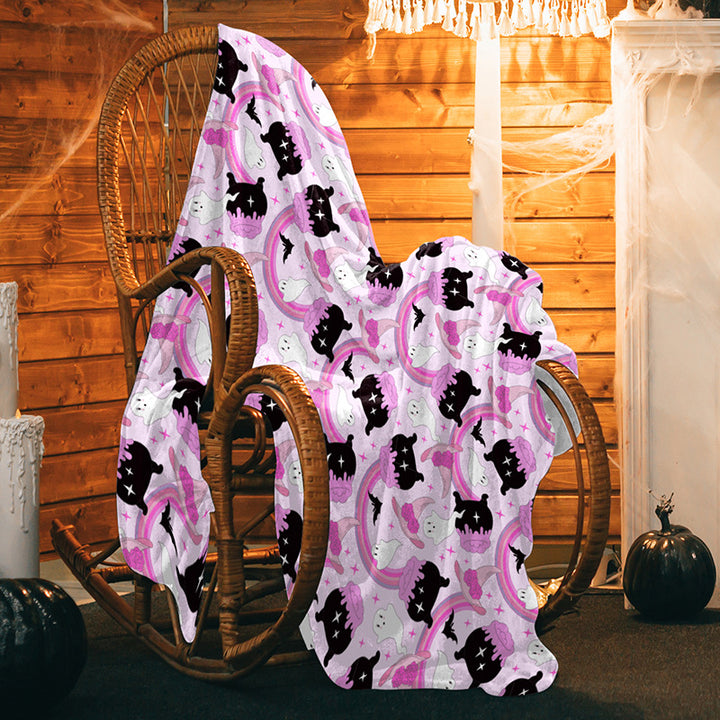 Cuddly blanket with playful motifs of cats and rainbows Bowlift
