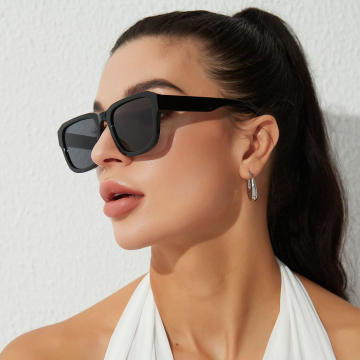 Women's modern sunglasses in chic oversized style Bowlift