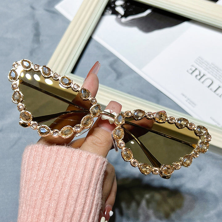 Heart-Shaped Rhinestone-Embellished Sunglasses Bowlift