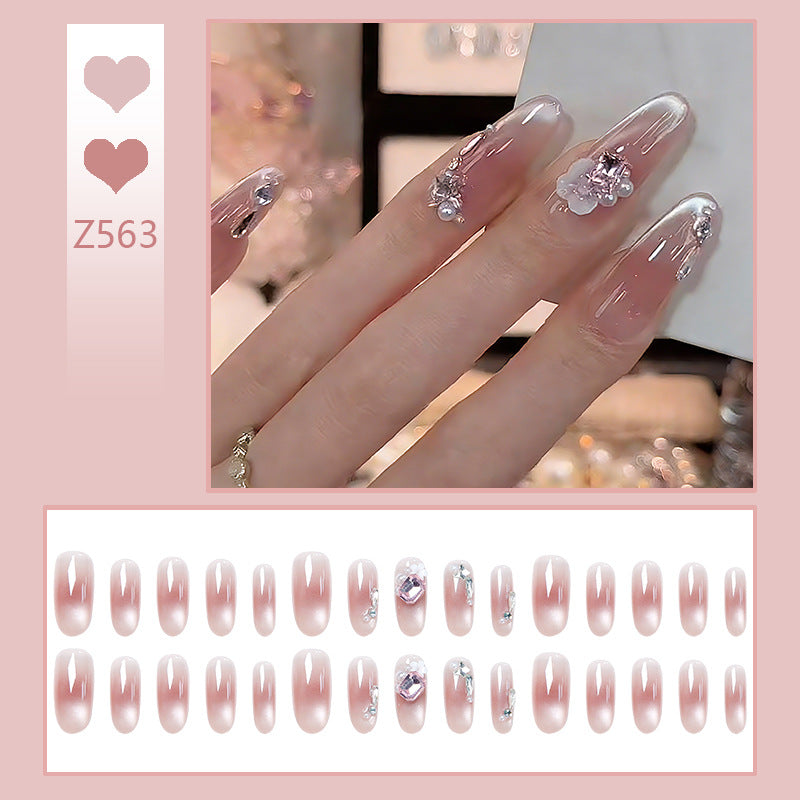 Nail art set with glamorous 3D applications and elegant floral decorations Bowlift