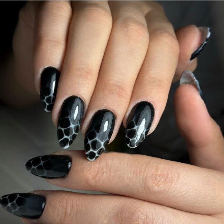 Artistic Press-On Nail Set with Geometric Design Bowlift