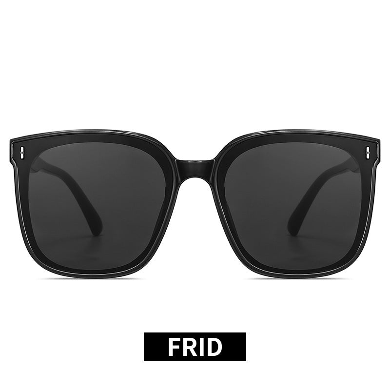 Ladies Oversized Sunglasses with Elegant Design Bowlift
