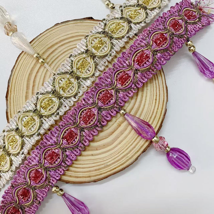 Elegant and Eye-catching Trimming with Glass Crystals Bowlift