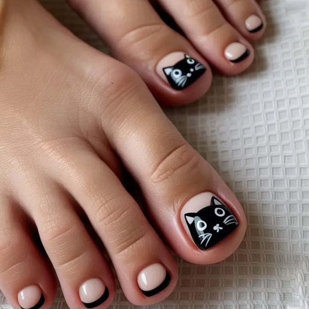 Playful Cat-Themed Nail Art Kit Bowlift