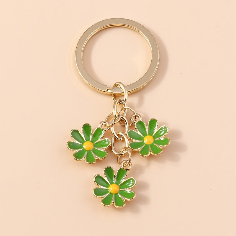 Keychain with Three Playful Daisies Bowlift