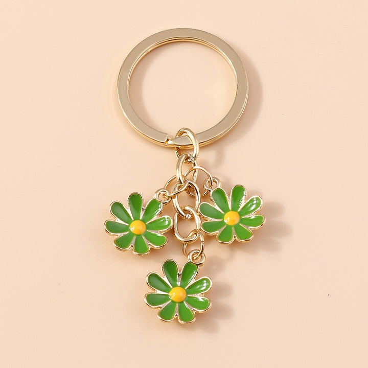 Keychain with Three Playful Daisies Bowlift