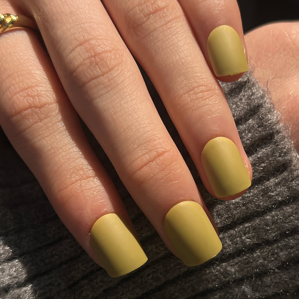 Artificial nail art with matte finish Bowlift