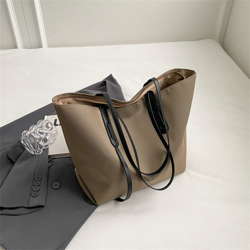 Sleek Minimalist Tote Bag Bowlift