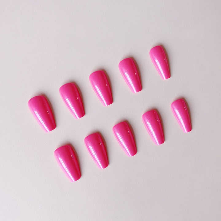 Artificial nail set with glossy finish and stylish elongated tips Bowlift